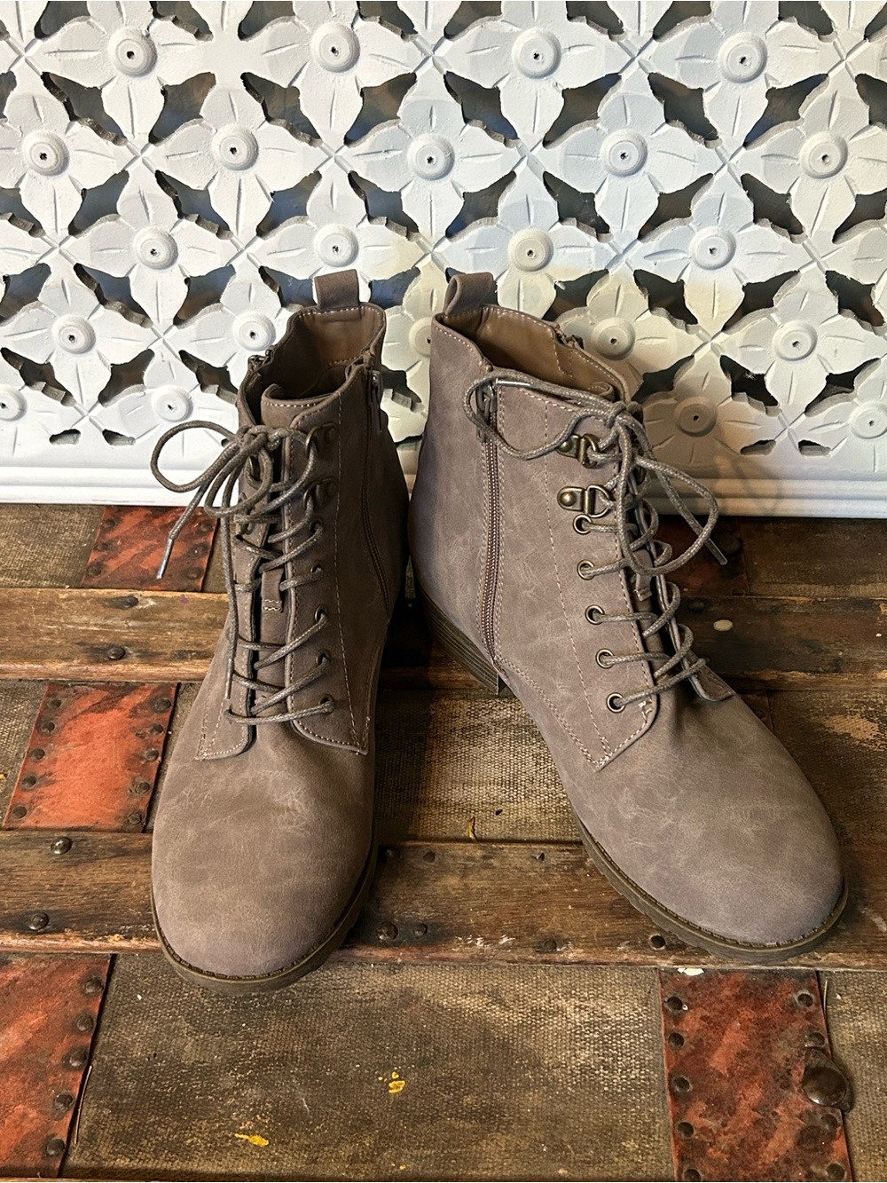 Market & Spruce Taupe Lace Up Combat Ankle Boots Side Zip Women’s Size 9